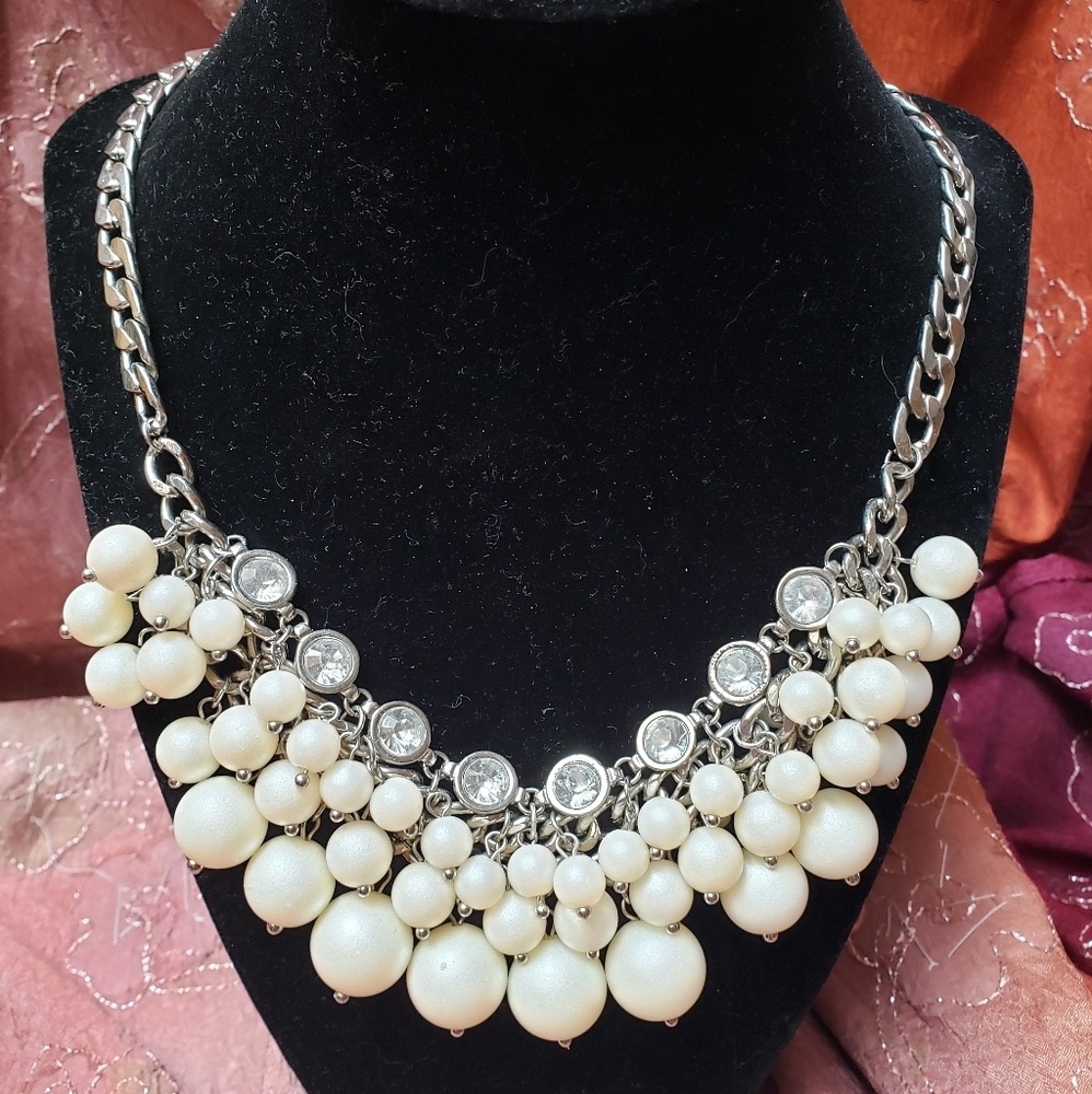 Bib necklace